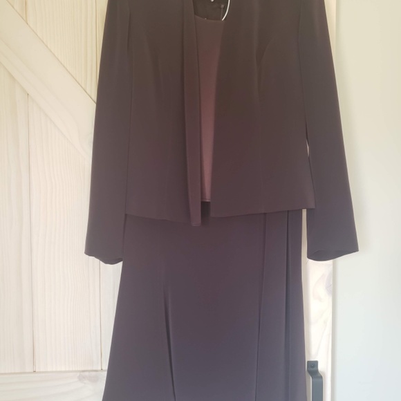 Mother of the Groom Dress and Shoes to Match! - Picture 2 of 16